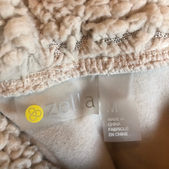 Zella fuzzy hoodie - Picture 5 of 5